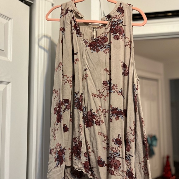 Free people flowy dress. - Picture 3 of 4
